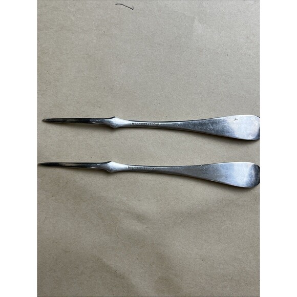 2 Rare Antique Silver Plate Nut Picks 1847 Rogers Bros A1 Lorne Monogram “Partt” - Picture 5 of 6